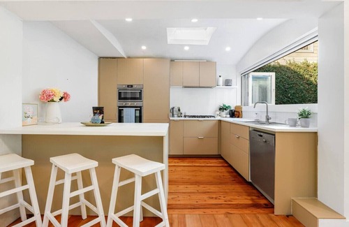 McMahons Point House | Bright & Spacious Home in McMahons Point