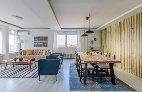 Sisli Apartment | Bright Spacious New Central 4bd2bath Home! #331