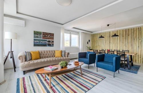 Sisli Apartment | Bright Spacious New Central 4bd2bath Home! #331