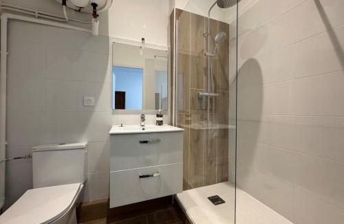 Ecully Apartment | Bright studio - great for a stay in Ecully