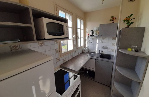 La Roche-Posay Apartment | Bright studio in La Roche-Posay center with WIFI, washer, dishwasher, pets allowed