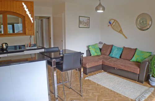Samoens Apartment | Bright studio with balcony, parking, WiFi and pets allowed in Samoëns