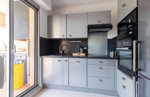 Caucade Apartment | Bright studio with terrace - Swimming pool - Parking