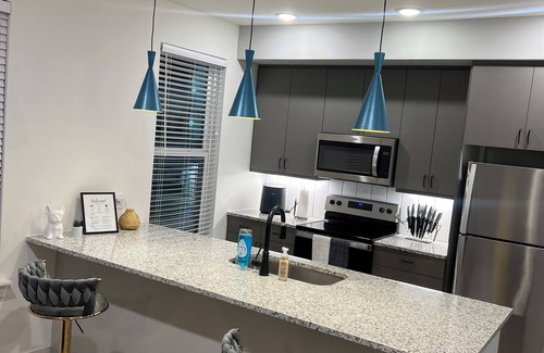 Southeast Houston Apartment | Bright & stylish local getaway