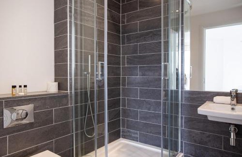 Belfast City Centre Apartment | Bright & Stylish, Sleeps 6, City Centre