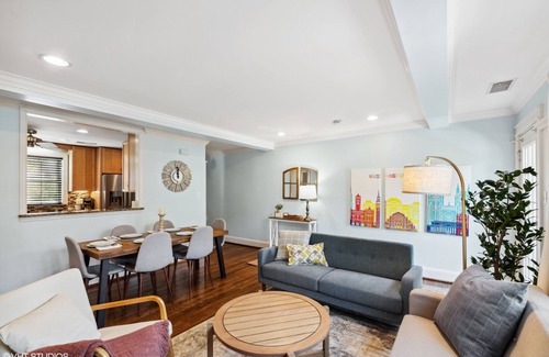 Potomac West House | Bright townhome in vibrant Del Rey 10mins to DC