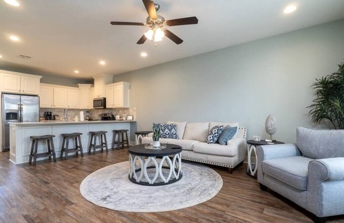 Lake Charles House | Bright Townhouse Downtown Lake Charles