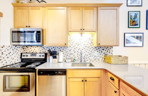 Winter Park House | Bright, welcoming condo with pool, hot tub, gas fireplace, fitness room, balcony