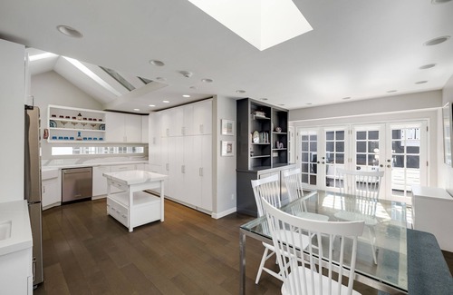 Hill Section House | Brighten Up, You're @ The Beach!