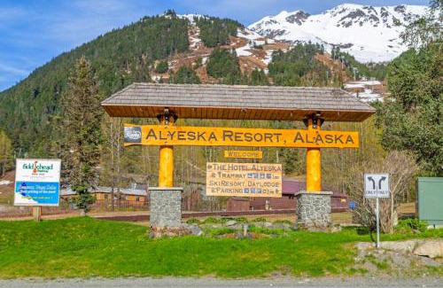 Alyeska Hotel | Brighton #107 - 1 Bath Studio Apartment in Alyeska