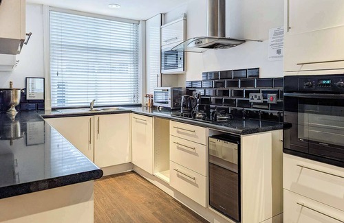 Brighton City Centre House | Brighton Haven-Sea View - by Brighton Holiday Lets