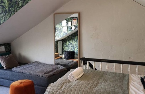Montpelier House | Brighton Neon Central - By Crown Gardens Holiday Homes