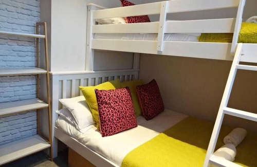 Montpelier House | Brighton Neon Central - By Crown Gardens Holiday Homes