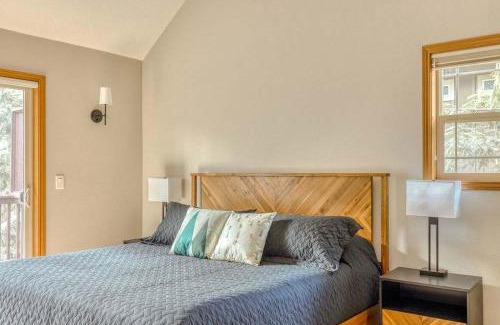 Welches House | Brightside Retreat by Salmon River - Family Friendly Spacious Peaceful Deck