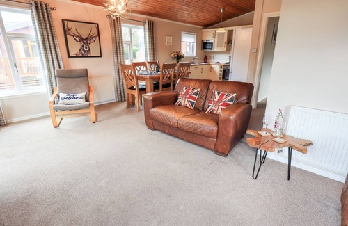 Windermere Cottage | BRIGHTWATER LODGE, pet friendly, with hot tub in Windermere