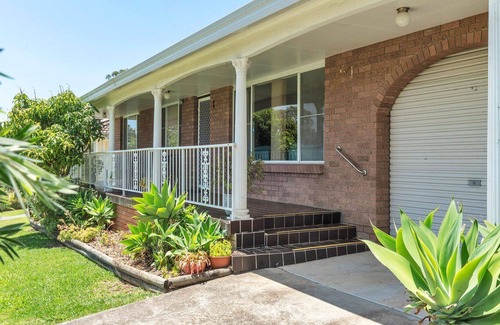 Mollymook House | Bring the boat and the dog