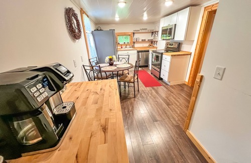 Jefferson Cottage | Bring the Pup to Mountain Jewel! Pet-Friendly, Perfect for Sept Adventures