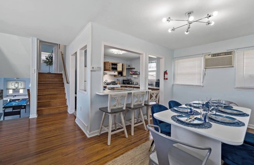 Merion Park House | Bring the whole family to this great place with lots of room for fun