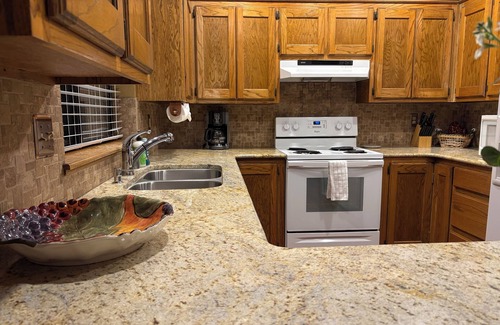 Ruidoso House | Bring the whole family to enjoy hot tub, deck & beautiful mountains in Ruidoso