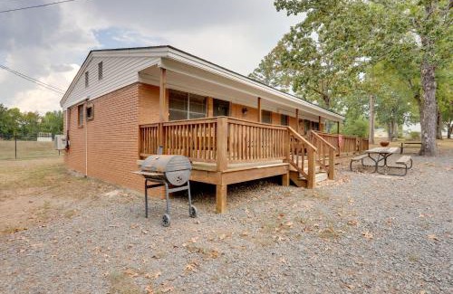 Greers Ferry House | Bring Your Boat! Greers Ferry Lake Home with Slip