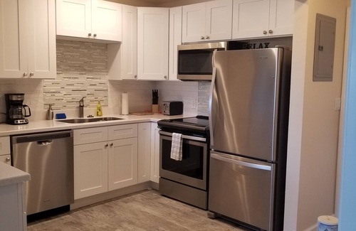 Marathon Condo | Bring your boat! Marathon 1 bdrm updated condo on canal w/boat launch, pool.
