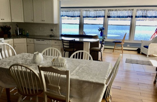Laconia House | BRING YOUR BOATS WATERFRONT FAMILY COMPOUND SLEEPING 6-12