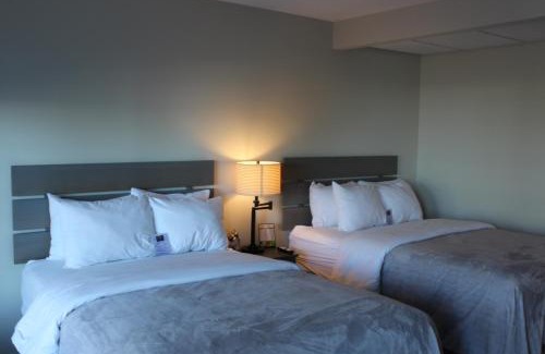 Traverse City Hotel | Brio Beach Inn