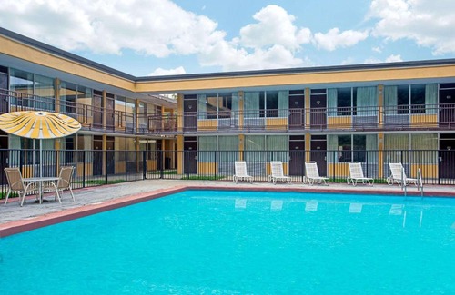 Bristol Hotel | Bristol Parkway inn
