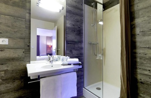 Cholet Hotel | Brit Hotel Essentiel CHOLET