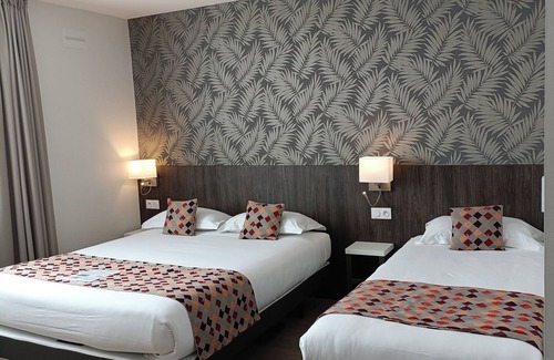 Ploermel Hotel | Brit Hotel - Hotel de l'Hippodrome