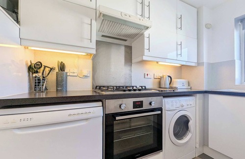 Seafront Apartment | Britannia Harbour View | by Brighton Holiday Lets