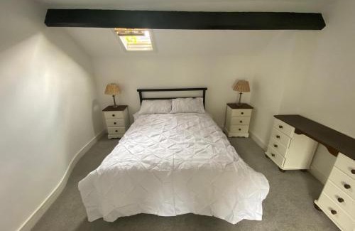 Merthyr Tydfil House | Brithdir Cottage