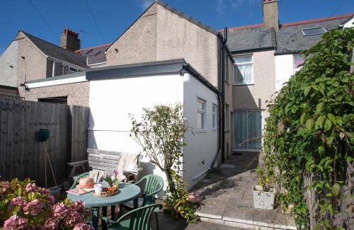 Beaumaris House | Bro Dawel