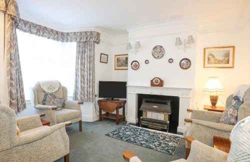 Beaumaris House | Bro Dawel