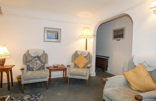 Beaumaris House | Bro Dawel