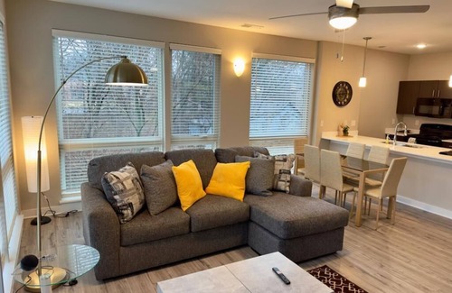 Indianapolis Condo | Broad Ripple Quietly Nestled 2BR w/Free Parking