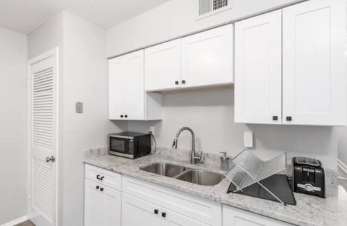 East Memphis House | Broadview | Modern Comfort for Work & Play