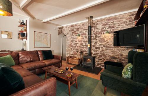 Llanybri House | Brofallen