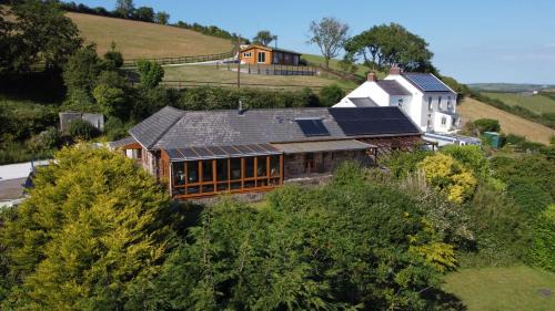 Llanybri House | Brofallen