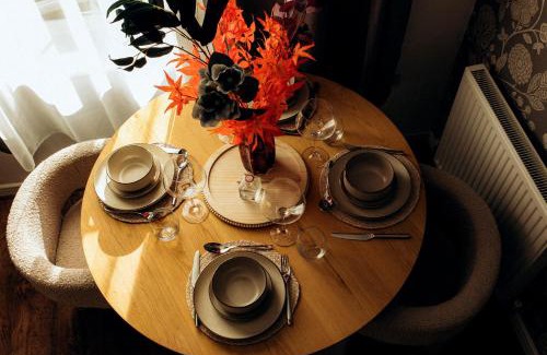 Bromley Common and Keston Apartment | Bromley Stylish Modern Escape 2 Bed Apartment