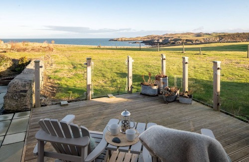 Cemaes Bay Cottage | Bron Wendon: Seaside 3-Bed Home in Cemaes Bay | Managed by Anglesey Holiday Lettings