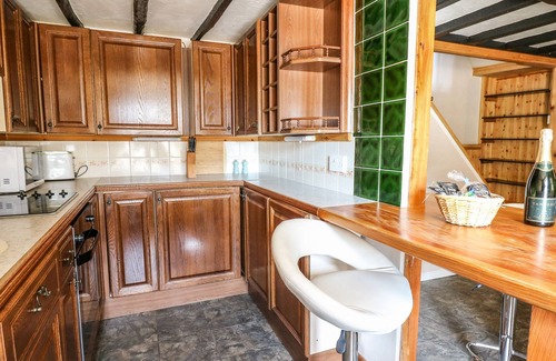 Llangurig Cottage | BROOK COTTAGE, pet friendly, character holiday cottage in Llangurig