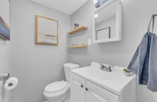Brooklyn House | Brooklyn Townhome Updated Kitchen Sleeps 4
