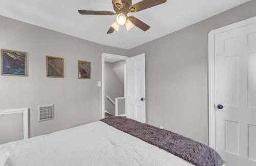Brooklyn House | Brooklyn Townhome Updated Kitchen Sleeps 4