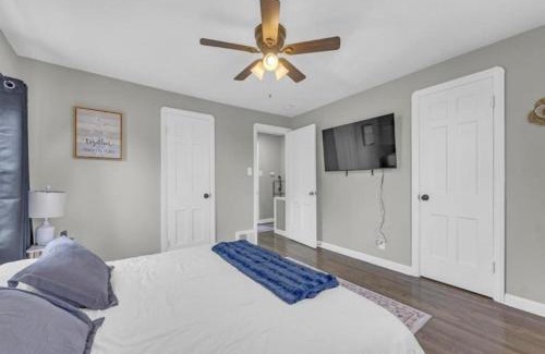 Brooklyn House | Brooklyn Townhome Updated Kitchen Sleeps 4