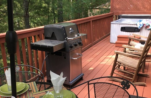 Pigeon Forge Ski Chalet | Brookstone Retreat: Your Tranquil Oasis in the Smokies