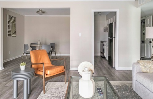 Homewood Apartment | Brookwood 1BD 4 - One Bedroom Apartment, Sleeps 2