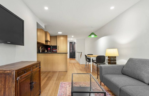 Carroll Gardens Apartment | Brownstone Brooklyn floor-through gem (garden level)