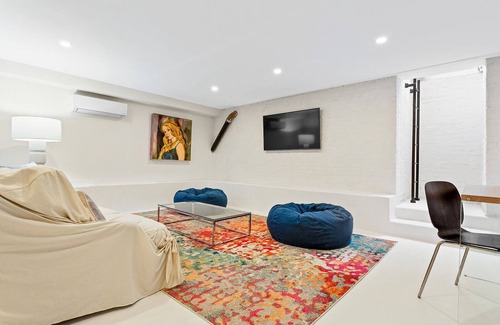 Carroll Gardens Apartment | Brownstone Brooklyn floor-through gem (garden level)