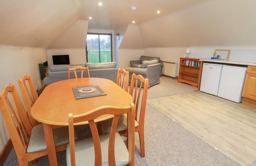 Loch Tay Cottage | BRUCE, pet friendly, character holiday cottage in Kinloch Rannoch